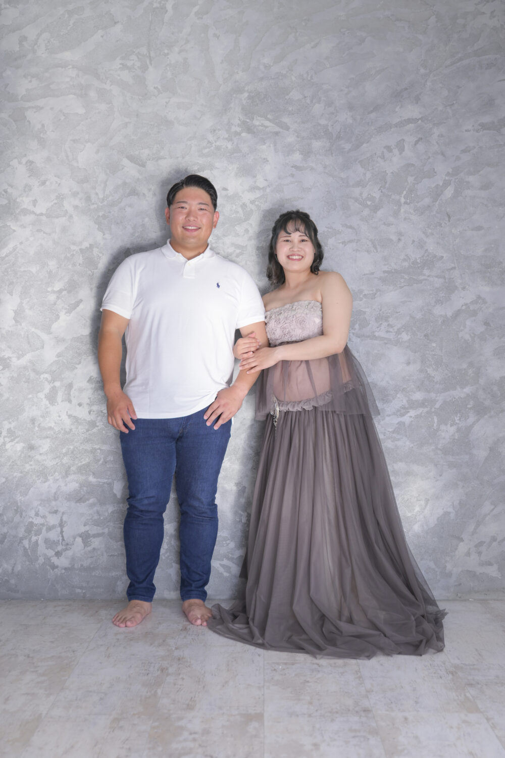 豊橋・豊川でマタニティフォトを撮影する夫婦