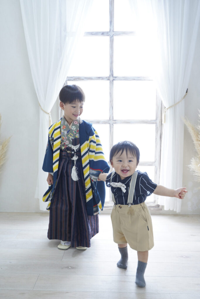 豊橋市の写真スタジオで撮影した兄弟姉妹の誕生日記念写真