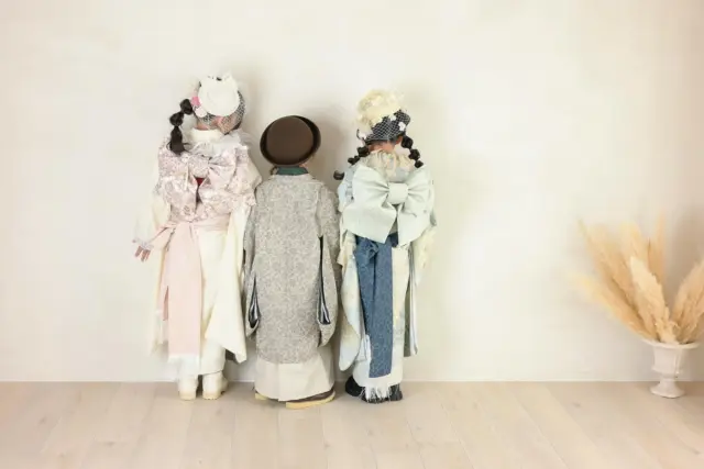 ｡oＯo｡.:♥:.｡oＯo｡.:♥:.｡oＯo｡.:♥

.

753photo🧁*.゜

3人仲良く撮影
頑張ってくれました❁⃘*.ﾟ

studio:パラディ
photographer: @mocchan_minmi 

.

 #七五三  #5歳  #７歳  #8歳  #男の子 #女の子 #和装  #豊橋  #フォトスタジオ