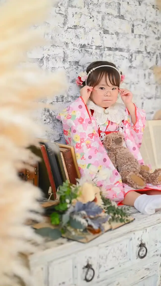 753 photo-🫧✨

3歳の753撮影です🌼
ロベちゃんこまちゃんペアの撮影です🍀
カメラに向かってニッコニコの可愛い笑顔やピースも沢山みせてくれ
ました🥰
シャボン玉でもたくさん遊んだりぬいぐるみでもたくさん遊んで楽しかったです！👒✨
パパママもご協力頂きありがとうございます🌼
撮影にお越しいただきありがとうございました🌻

ご予約やご相談は、お早めにDMからどうぞ！💌

photo studio @minmi_toyokawa 
studio -シエロstudio

ご予約方法
Web: https://photostudio-minmi.com/
tell: 0533-56-2806
〒442-0033
愛知県豊川市豊川町遠通2番地14
定休日：水曜日

#フォト #フォトスタジオ#写真館 #753#753撮影 #753ヘア #753
前撮り #7歳#5歳 #3歳#photo #フォトウェディング #バースデー
＃バースデーフォト #バースデー撮影 #ニューボン#お宮参り #ハーフ
成人式＃振袖#振袖レンタル#フォトスタジオ愛知＃フォトスタジオ豊
川