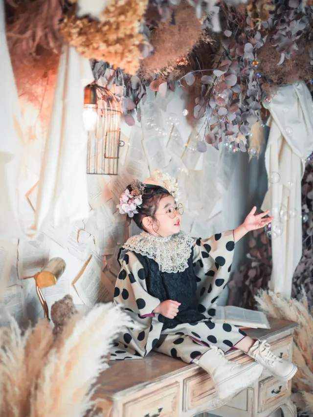 .⁡
【七五三photo】
 
表情の作り方がまるでモデルさんのよう✨
大人っぽい顔もとっても可愛らしいです☺️

 minmiで撮影すると❗️
和装・洋装の2着どちらも着ることが出来ます🌼
さらにそのまま神社へご参拝も行けます👀

#フォトスタジオミンミ #七五三  #七五三撮影 #愛知フォトスタジオ #豊橋フォトスタジオ #東三河フォトスタジオ