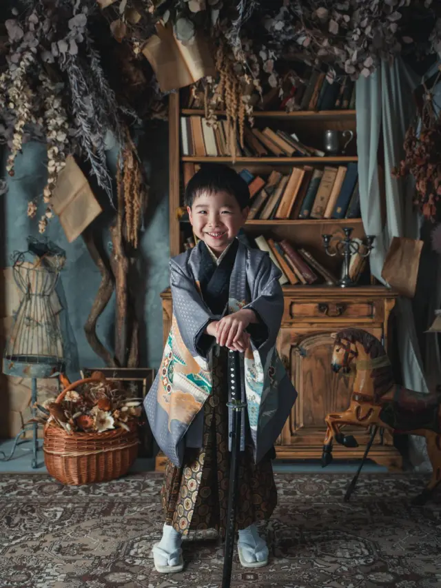 .⁡
【七五三photo】
 

ちょっぴり恥ずかしがりながらも
いろんなポーズをしてくれました🤭

studio:ボーテ
photographer:@ヌー

 minmiで撮影すると❗️
和装・洋装の2着どちらも着ることが出来ます🌼
さらにそのまま神社へご参拝も行けます👀

#フォトスタジオミンミ #七五三  #七五三撮影 #愛知フォトスタジオ #豊橋フォトスタジオ 東三河フォトスタジオ