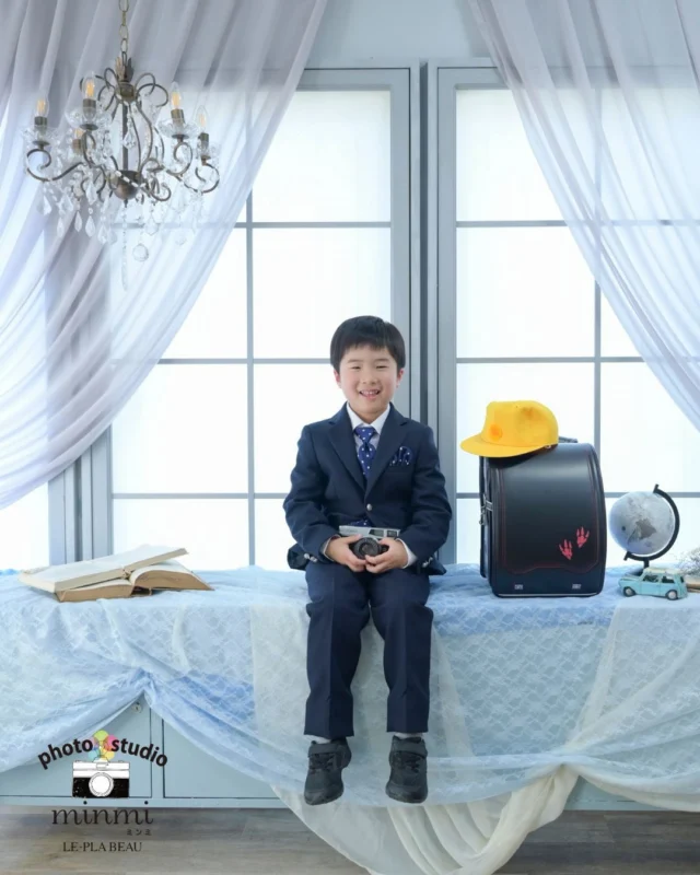 ．⁡

🌸卒園入学Photo🌸
 
まだ大きいランドセルや園服姿
今しか見れない姿をお写真に。
 
studio｜パラディ
 
 
家族写真や兄弟写真も撮りたい！という方はスペシャルプラン
 
少しでいいから写真に残したい！という方はシンプルプラン
 
お友達と記念に撮りたい！という方は友達シェアプラン
 
がオススメ🌟
 
 
ご不明な点がありましたらお気軽にお問い合わせ下さい。
﹏﹏﹏﹏﹏﹏﹏﹏﹏﹏﹏﹏﹏﹏﹏﹏﹏﹏﹏﹏﹏﹏﹏﹏﹏﹏
フォトスタジオミンミ豊橋柱店
TEL｜0532-26-5588
住所 ｜〒441-8082 愛知県豊橋市柱三番町 120番地2
定休日｜水曜日
﹏﹏﹏﹏﹏﹏﹏﹏﹏﹏﹏﹏﹏﹏﹏﹏﹏﹏﹏﹏﹏﹏﹏﹏﹏﹏
 
 #入学フォト  #卒園フォト  #ランドセルフォト  #フォトスタジオミンミ  #愛知フォトスタジオ