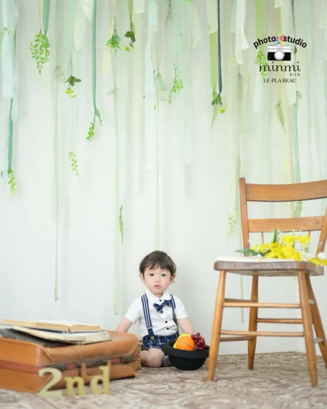 ．
 
- ̗̀ 2nd Birthday Photo ̖́-
 
 フルーツをもってニコニコ😊
いろんな表情を見せてくれました♪
 
Photographer｜ @taka.studiominmi 
Studio｜パラディー
﹏﹏﹏﹏﹏﹏﹏﹏﹏﹏﹏﹏﹏﹏﹏﹏﹏﹏﹏﹏﹏﹏﹏﹏﹏﹏

スマッシュケーキや選びとりカードもお客様自身でご用意していただけたら撮影可能です。
ご希望の方は、一度ご相談ください。
 
住所｜愛知県豊橋市柱三番町120番地2
TEL ｜0532-28-5588
定休日｜水曜日
 
 #フォトスタジオミンミ  #愛知フォトスタジオ  #豊橋フォトスタジオ  #2歳バースデー  #バースデーフォト