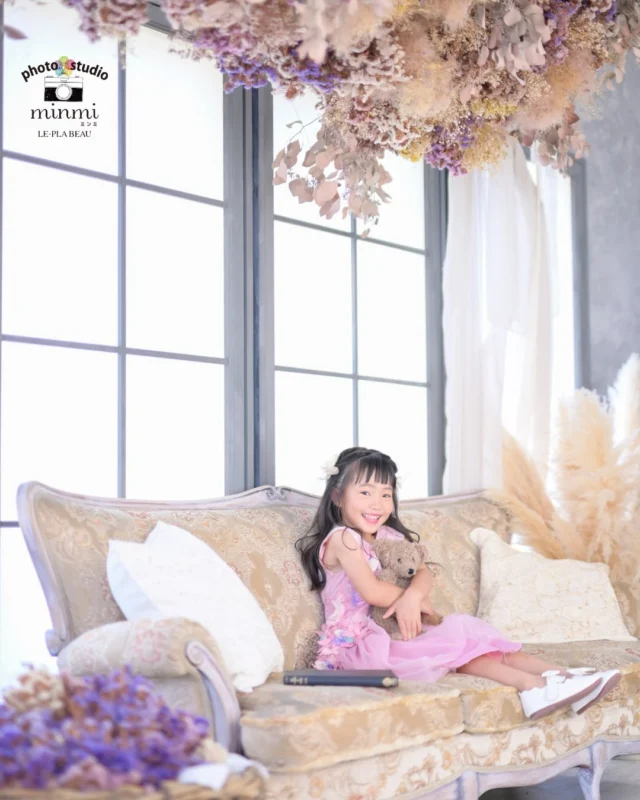 ．
 
🌼七五三フォト🌼
 

可愛らしいニコニコ笑顔☺️
ポージングもモデルさんみたいにとっても上手✨️
 
studio｜シュシュ
photographer｜ @taka.studiominmi 
﹏﹏﹏﹏﹏﹏﹏﹏﹏﹏﹏﹏﹏﹏﹏﹏﹏﹏﹏﹏﹏﹏﹏﹏﹏﹏
 
今なら2人一緒に七五三撮影をしたい方に向けた、
プラン兄弟メインシェアコースがお得な価格で撮影できます✨️
 
〖プランの特典〗
①家族撮影が無料！
②再撮影が無料！！※データお渡し後は対象外
③和装、洋装1着ずつレンタル
④新作衣装追加料金なし
⑤足袋もレンタル無料！！
 
ご予約お待ちしてます🌿‎𓂃 𓈒𓏸
 
 
 #フォトスタジオミンミ  #愛知フォトスタジオ  #豊橋フォトスタジオ  #七五三フォト  #七五三撮影