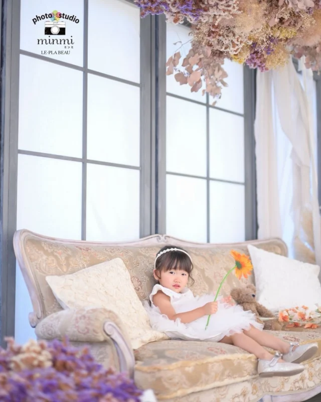 ．
 
🌼3歳バースデー🌼

 
はじける笑顔にスタッフはメロメロ🥰
 
studio｜シュシュ
photographer｜ @taka.studiominmi 
﹏﹏﹏﹏﹏﹏﹏﹏﹏﹏﹏﹏﹏﹏﹏﹏﹏﹏﹏﹏﹏﹏﹏﹏﹏﹏
 
〖プランの特典〗
①家族撮影が無料！
②再撮影が無料！！※データお渡し後は対象外
③洋装レンタル2着付き
 
ご予約お待ちしてます🌿‎𓂃 𓈒𓏸
 
 
 #フォトスタジオミンミ  #愛知フォトスタジオ  #豊橋フォトスタジオ  #七五三フォト  #バースデーフォト