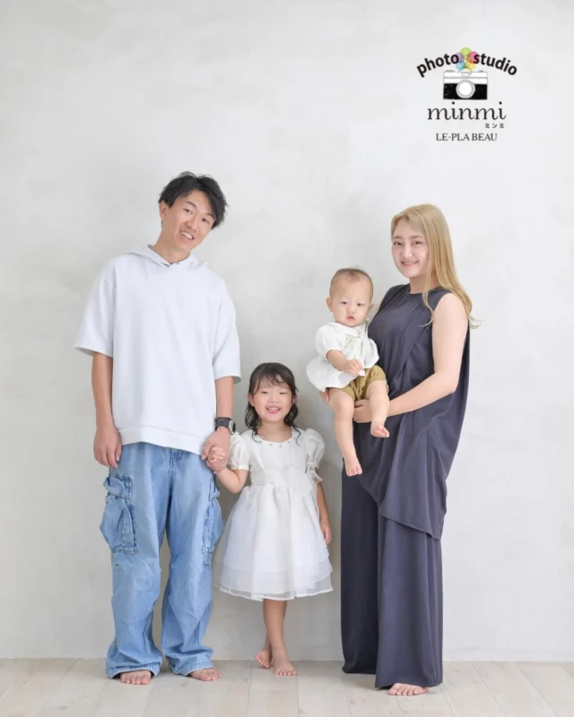 ．⁡
【1st Birthday Day】
 
バースデーは家族撮影が無料です✨

 
撮影小物や衣装はお持ち込み自由です。
ご不明点はお気軽にご相談ください♪
 
studio｜パラディ
photograph｜ @taka.studiominmi 
 
 
 #1歳バースデー  #ファーストバースデーフォト  #スマッシュおにぎり #フォトスタジオミンミ  #豊橋フォトスタジオ